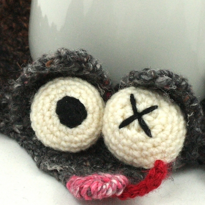 crochet & photography: crochet splat-cat coaster, 2014